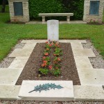 mini-Lt Cornwall #02 Lt Cornwall's grave