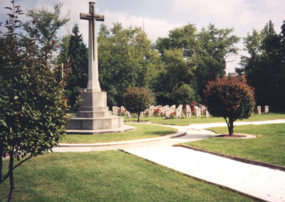 Wellings Prague Cemetery (6)